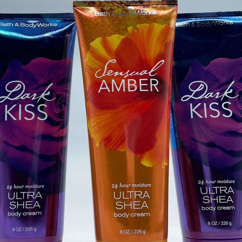 (NWOT) Bath and Body Work’s signature collection bundle of 3